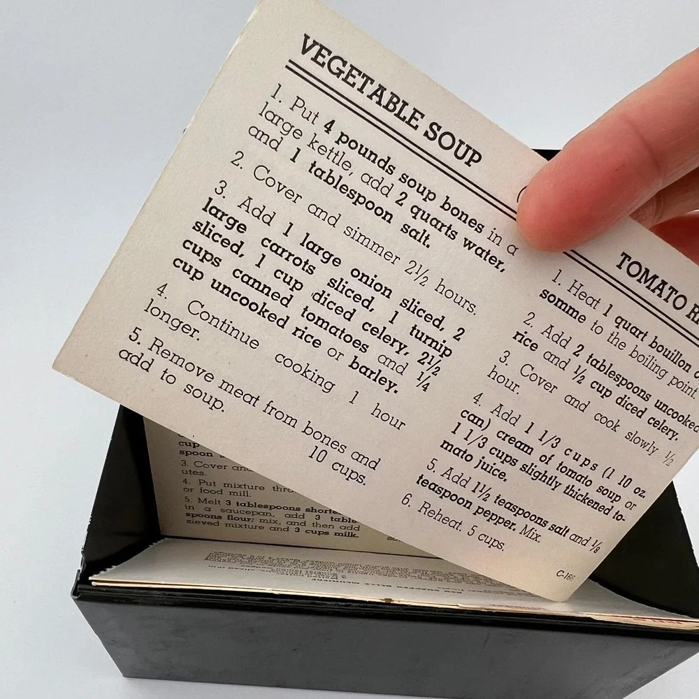 Vintage Recipe Box with Recipe Cards Included Kitchen Collectible‎ Tin/Metal Box